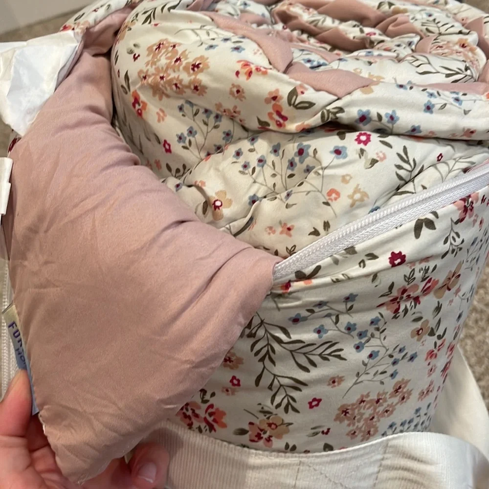 Forever 21 twin floral comforter